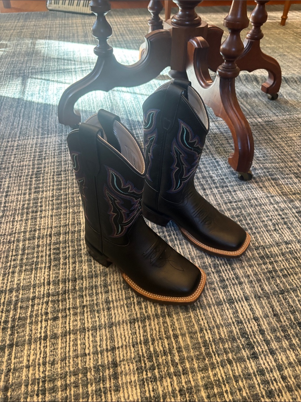 Kids “Old West” Western Cowboy Boots with Decorative Stitching NWOT size 13.0-D